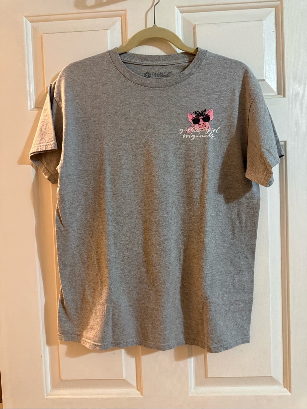 Gray 'Girlie Girl Originals' Short Sleeve Tee with Pink Pig Graphic